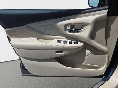 Used 2015 Nissan Murano Platinum FWD image 30