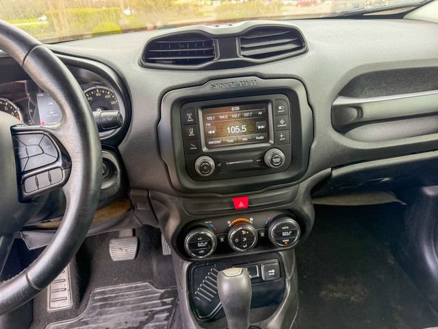 Used 2017 Jeep Renegade Altitude FWD image 8