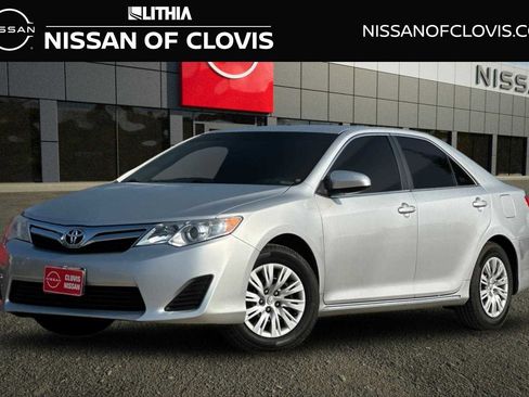 Used 2012 Toyota Camry LE image 1
