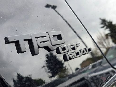 Used 2023 Toyota 4Runner TRD Off-Road Premium AWD/4WD image 52