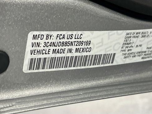 Used 2022 Jeep Compass Latitude w/ Convenience Group AWD/4WD image 30