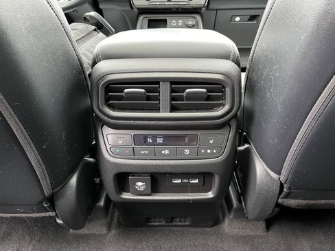 Used 2023 Honda Pilot Elite image 17