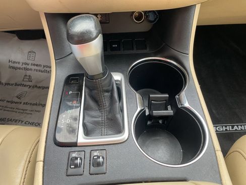 Used 2016 Toyota Highlander XLE image 20