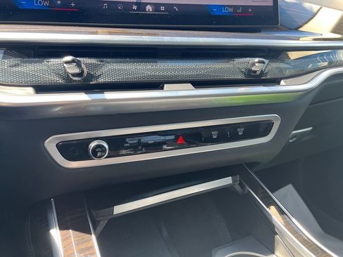 Used 2024 BMW X7 xDrive40i image 20