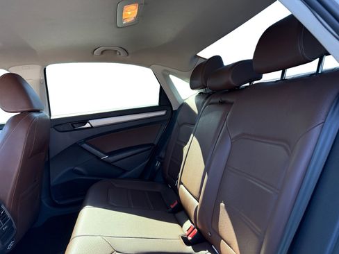 Used 2020 Volkswagen Passat 2.0T SE w/ Sunroof Package image 12