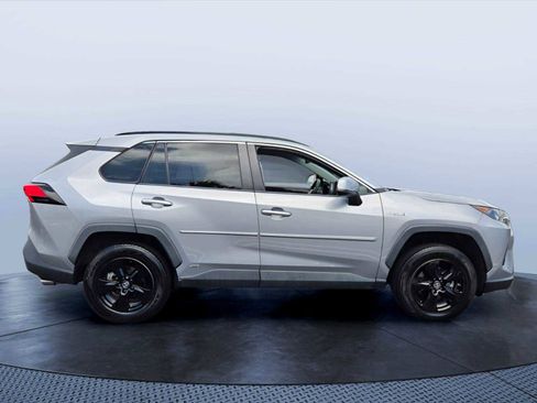 Used 2020 Toyota RAV4 LE w/ All Weather Liner Package AWD/4WD image 7