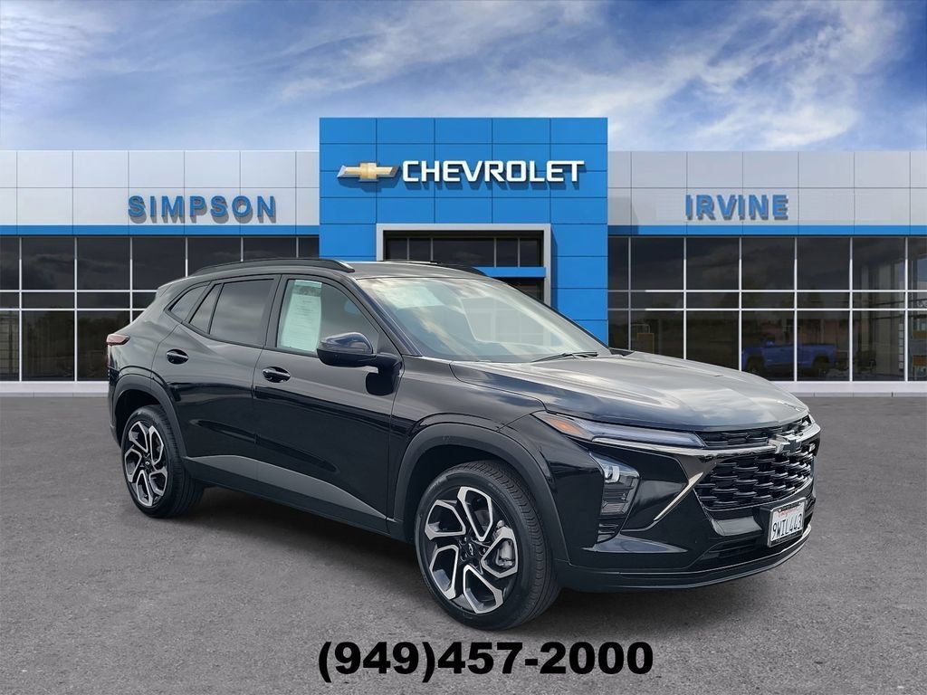 Used 2026 Chevrolet Trax RS w/ Driver Confidence Package FWD image 2