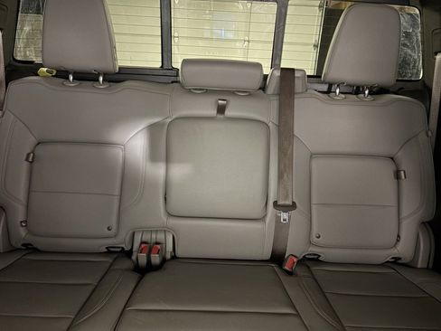 Used 2024 GMC Sierra 1500 SLT w/ SLT Premium Plus Package image 40