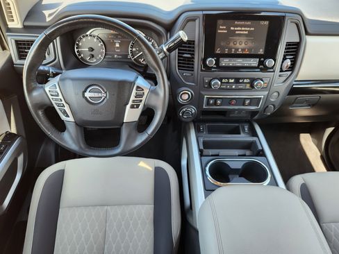 Used 2024 Nissan Titan SV w/ SV Convenience Package image 8