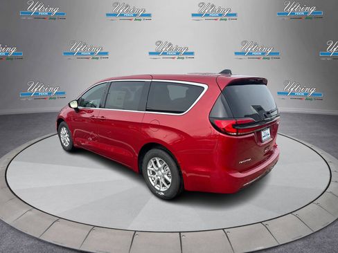 New 2026 Chrysler Pacifica Select image 5