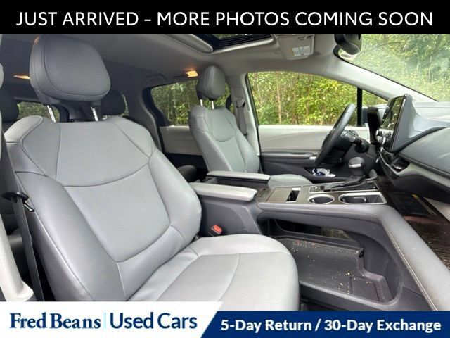 Used 2023 Toyota Sienna XLE w/ XLE Plus Package AWD/4WD image 17