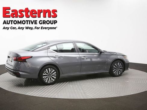 Used 2024 Nissan Altima 2.5 SV FWD image 42