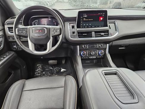 Used 2023 GMC Yukon XL SLT image 13