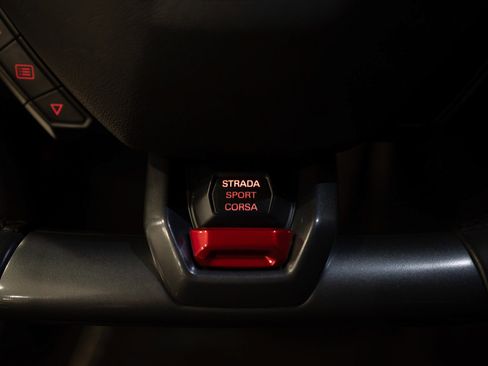 Used 2015 Lamborghini Huracan LP 610-4 AWD/4WD image 14