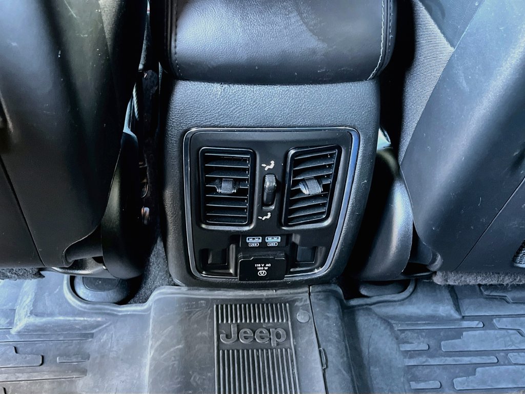 Used 2021 Jeep Grand Cherokee Limited AWD/4WD image 26