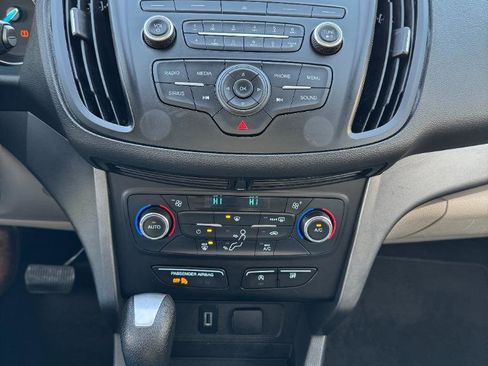 Used 2017 Ford Escape SE image 22