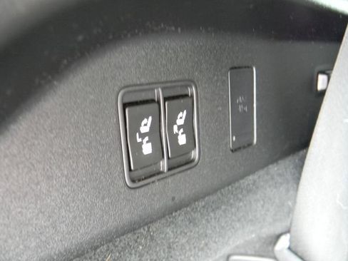 Used 2022 Lexus RX 350L Premium w/ Premium Package AWD/4WD image 25