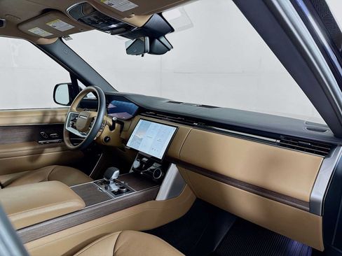 Certified 2023 Land Rover Range Rover Long Wheelbase Autobiography AWD/4WD image 30