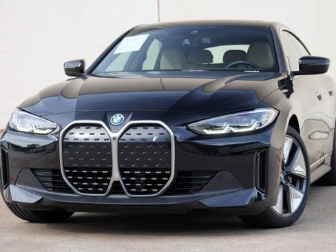 Used 2024 BMW i4 eDrive35 w/ Premium Package RWD image 3