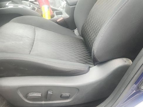 Used 2017 Nissan Rogue SV AWD/4WD image 14
