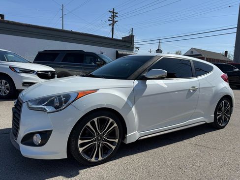 Used 2016 Hyundai Veloster Turbo image 2