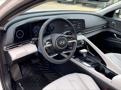 New 2026 Hyundai Elantra Limited FWD image 9