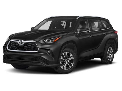 Used 2021 Toyota Highlander XLE FWD image 1
