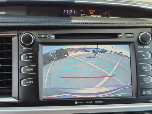 Used 2018 Toyota Highlander XLE FWD image 19