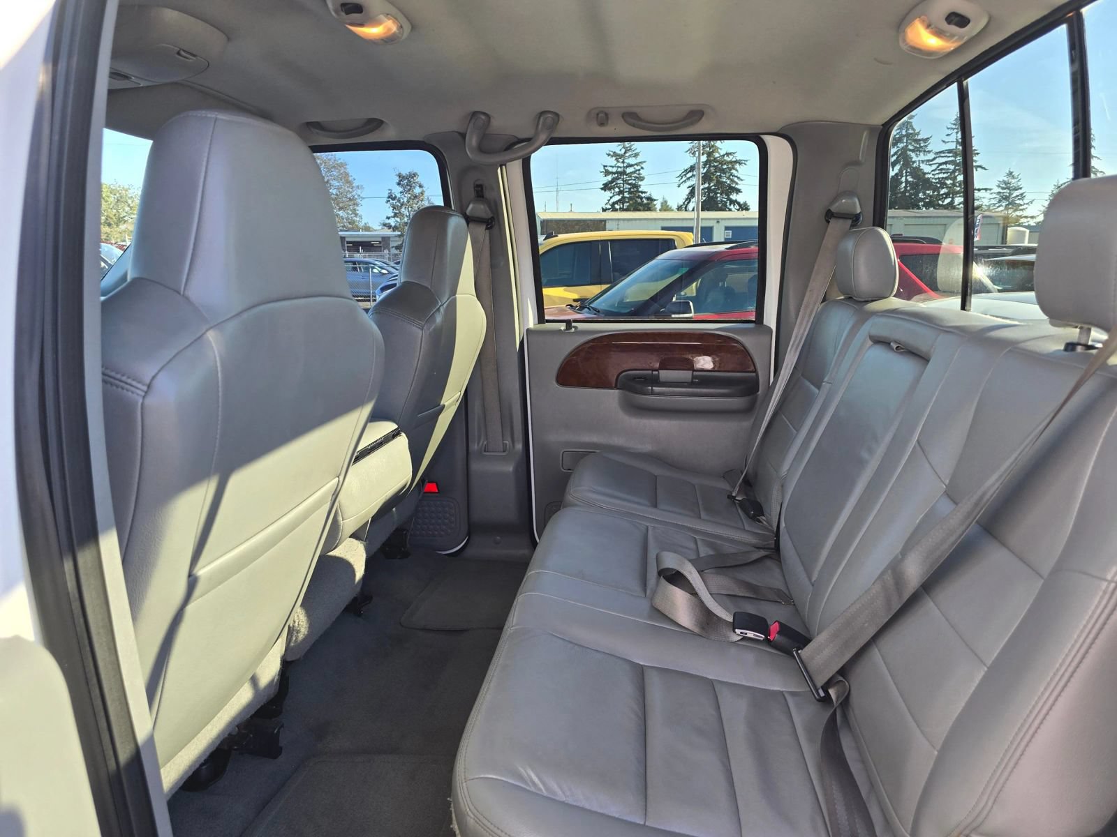 Used 2004 Ford F350 Lariat AWD/4WD image 16