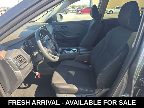 Used 2023 Nissan Rogue S image 7