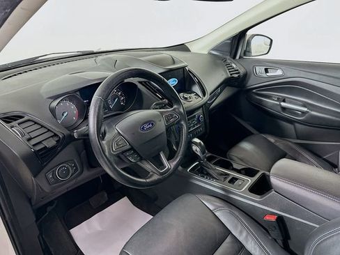 Used 2019 Ford Escape Titanium image 10