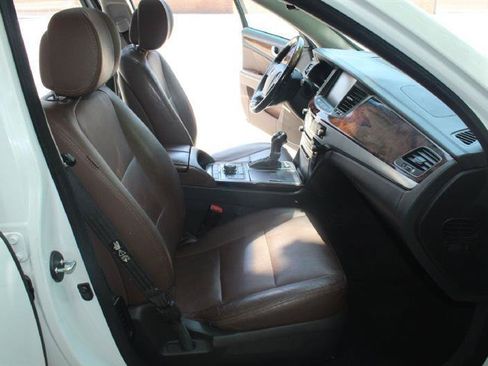 Used 2014 Hyundai Equus Signature RWD image 7