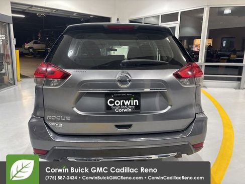 Used 2017 Nissan Rogue S image 5