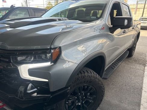 Used 2024 Chevrolet Silverado 1500 ZR2 w/ Technology Package image 4