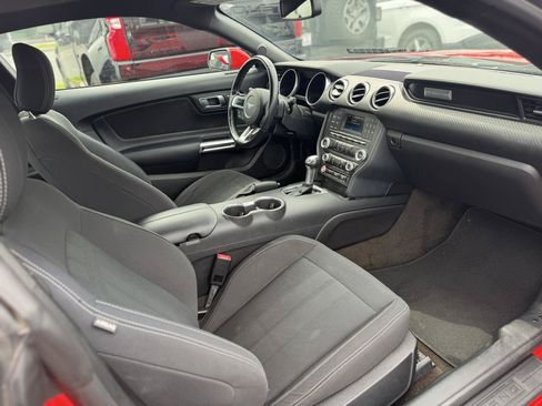 Used 2018 Ford Mustang Coupe RWD image 18