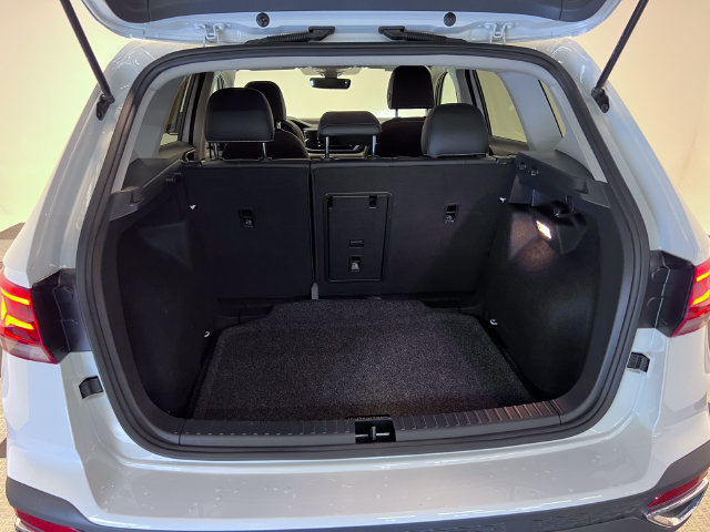 Certified 2023 Volkswagen Taos SE FWD image 5