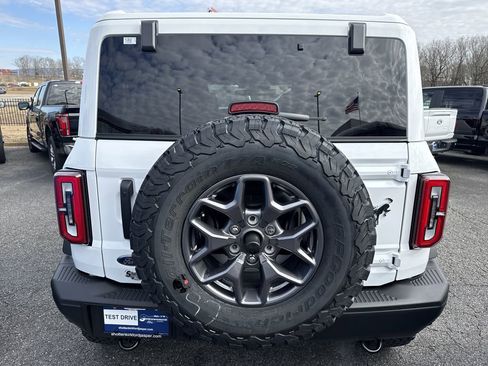 New 2025 Ford Bronco Badlands image 6