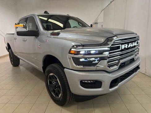 Used 2026 RAM 2500 Laramie AWD/4WD image 8