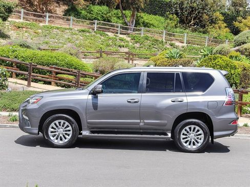 Used 2014 Lexus GX 460 w/ Premium Package AWD/4WD image 3