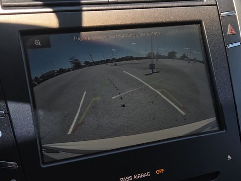 Used 2013 Lincoln MKZ FWD image 8