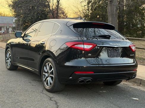 Used 2020 Maserati Levante image 8