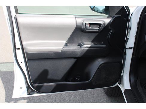 Used 2019 Toyota Tacoma 2WD Access Cab image 7
