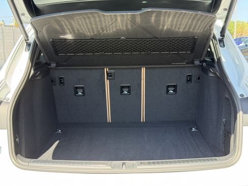 Certified 2017 Porsche Macan AWD/4WD image 14