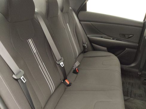 Used 2025 Hyundai Elantra Sport FWD image 19