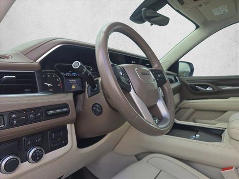 Used 2021 GMC Yukon XL Denali w/ Denali Premium Package image 10