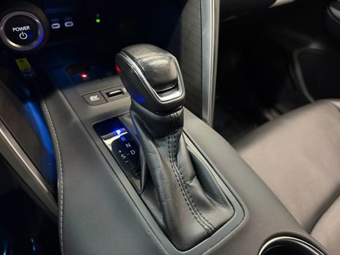 Used 2023 Toyota Venza XLE image 30