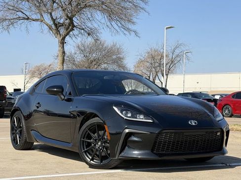 Used 2024 Toyota GR86 Premium image 2