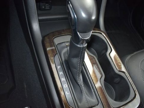 Used 2022 GMC Canyon Elevation w/ Elevation Premium Package image 26