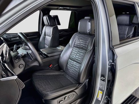 Used 2023 Cadillac Escalade V AWD/4WD image 14