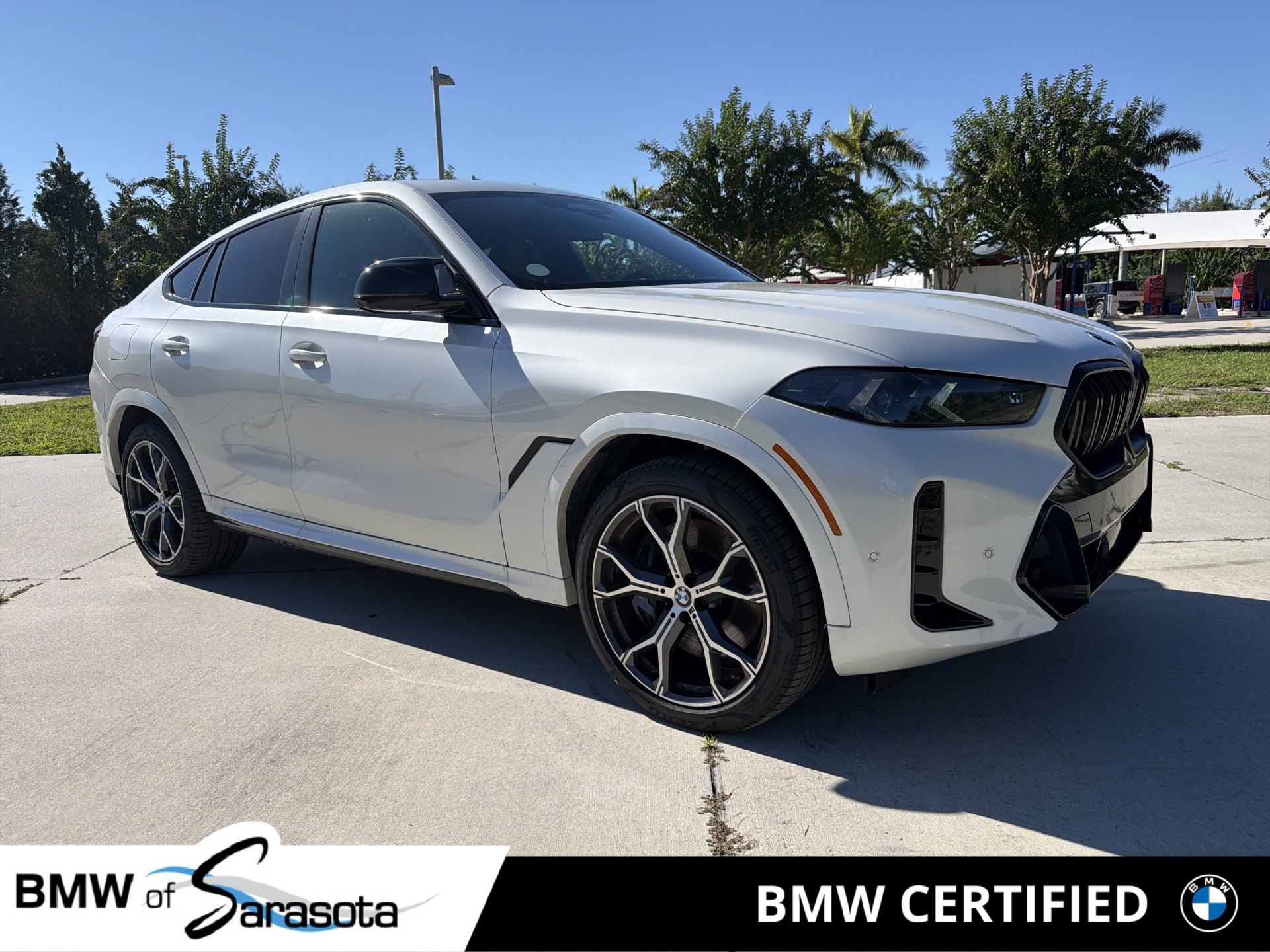Certified 2026 BMW X6 M60i AWD/4WD image 1